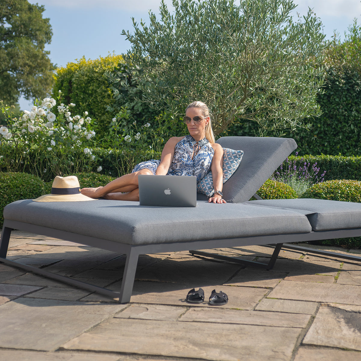 Cotswold discount sun lounger